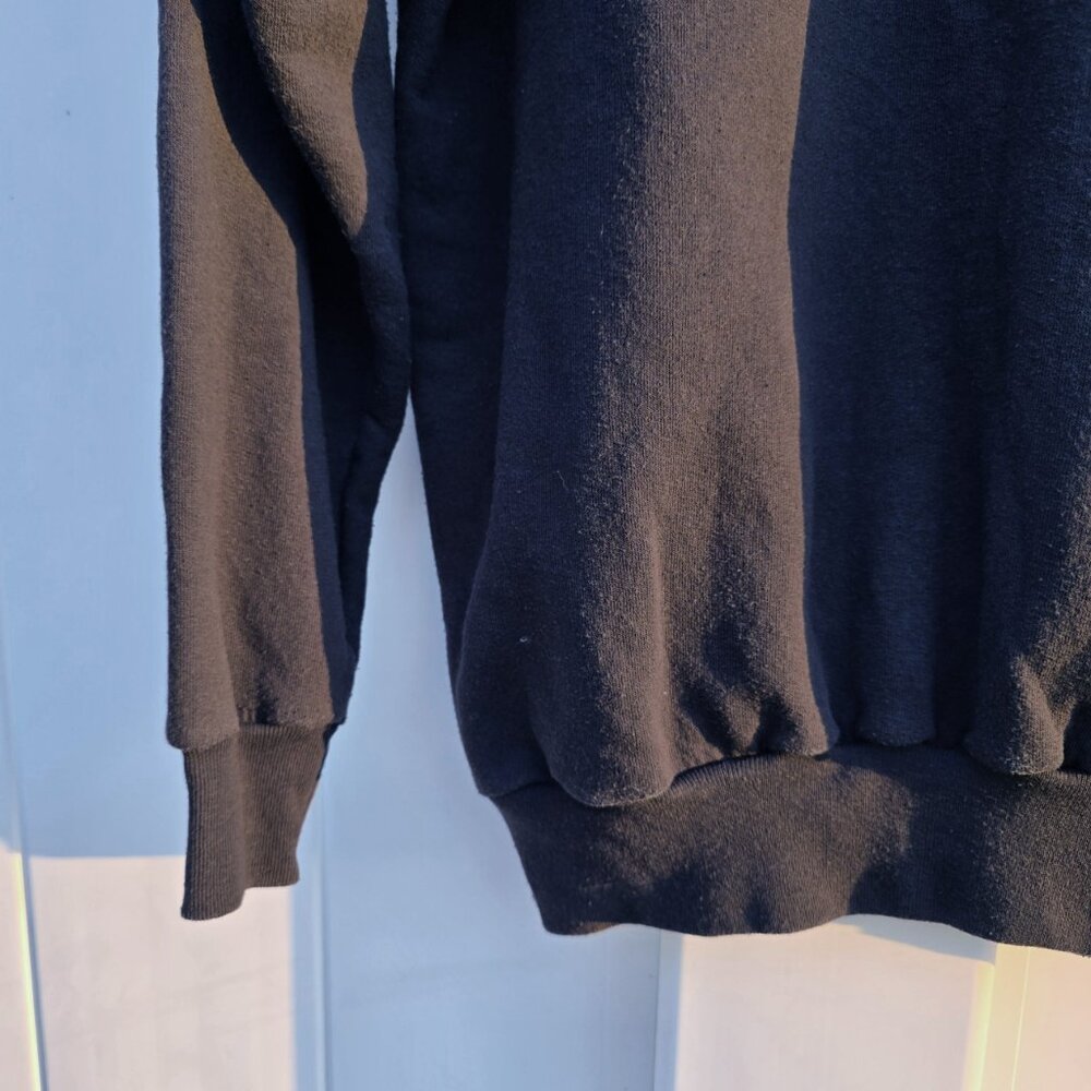 Vintage Black Snowy Holiday Cabin Sweatshirt | Hanes ComfortBlend | Size Medium - Picture 8 of 11